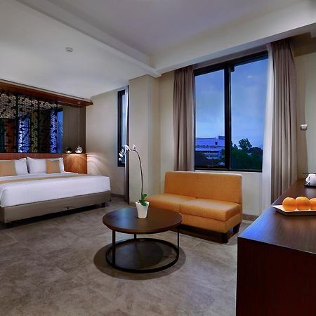 Aston Inn Матарам Екстер'єр фото